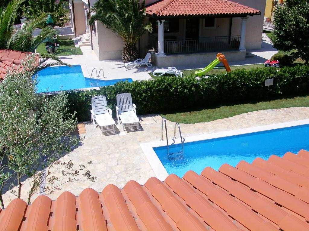 Oliva Holiday Apartment บานโจเล ภายนอก รูปภาพ